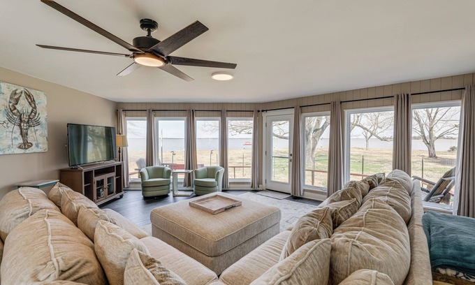 Mount Vernon House | Private Beach & Fishing Pier: Wicomico River House