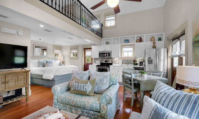 Rosemary Beach Cottage | PRIVATE BEACH/POOL ACCESS-Steps to the Beach-Outdoor Courtyard-2 bikes