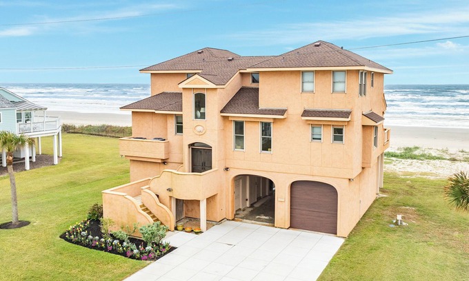Indian Beach House | Private Beachfront Home, 3K + Bunk Rm, Walk Out to the Beach