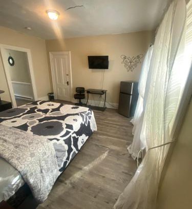 Brockton House | Private bedroom 9