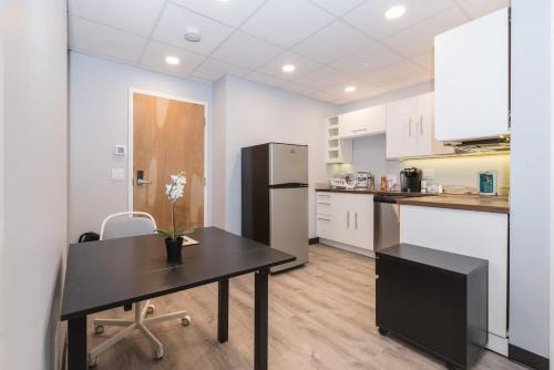 Danbury Apartment | Private Bedroom & Bathroom with Shared Kitchen 012