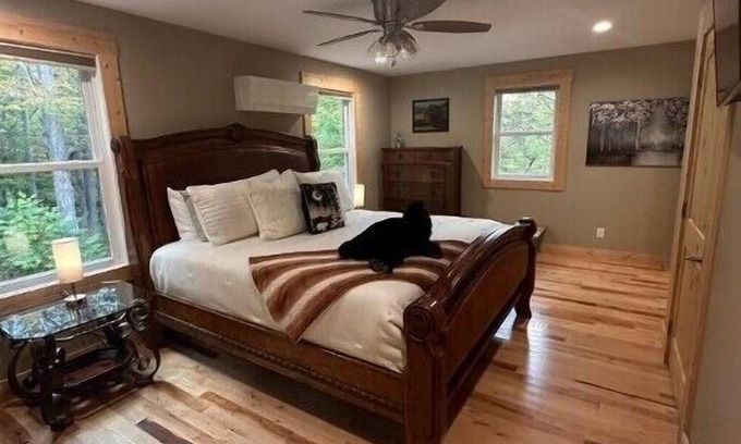 Fairview House | Private cabin close to Asheville