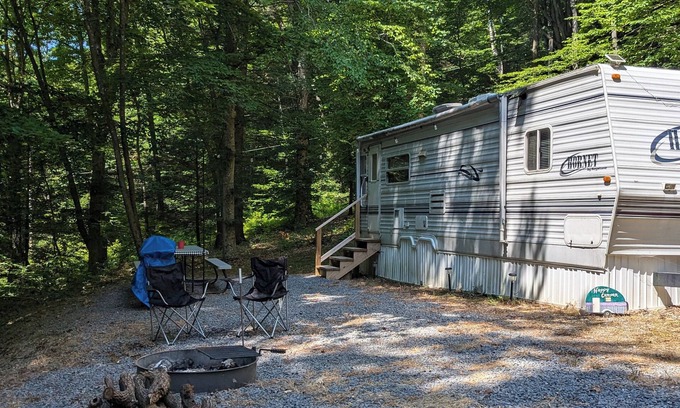 Drennen House | Private Camper/Near Summersville lake & Gauley river , Great for rafters
