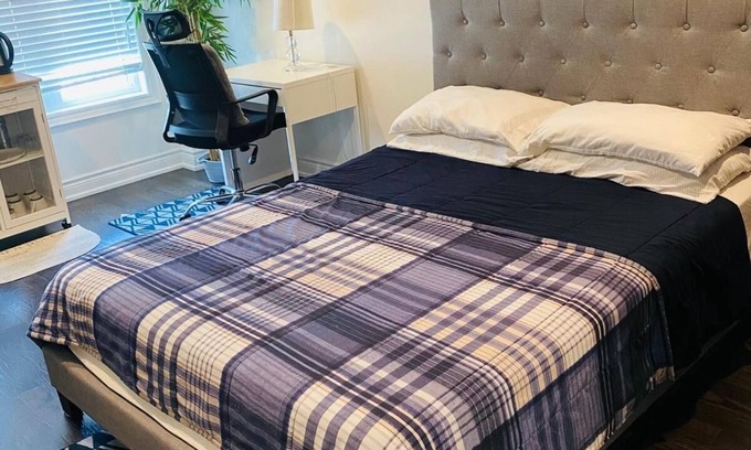 Brampton Bed & Breakfast | Private Cozy Bedroom with Private Washroom and Parking