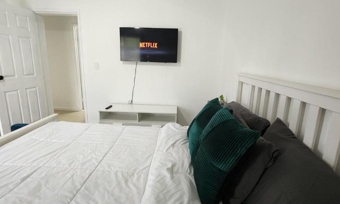 Tamarac House | Private Cozy & Spacious Room at a house with pool