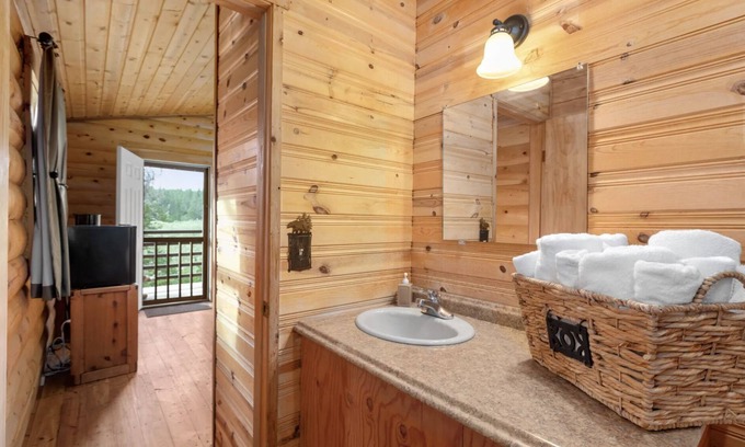 East Glacier Park Cabin | Private, Cozy cabin overlooking Glacier Park w/top rated restaurant on site
