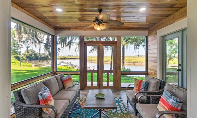 Darien Cottage | Private Dock + Porch: Riverfront Darien Cottage