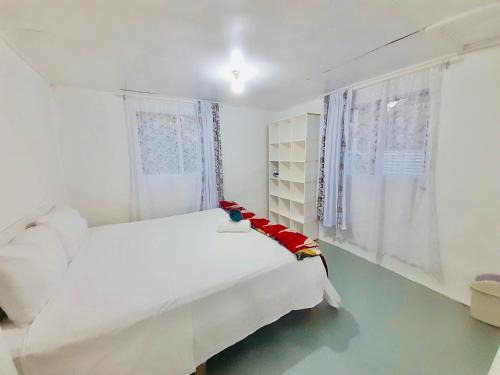 Nuku'alofa House | Private Double Room - Tonga Coral Cottage