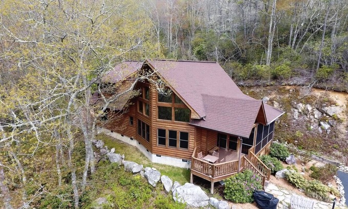 Cataloochee Ranch Cabin | Private, Elevation, Unlimited WiFi, Kid & Dog Friendly, Hiking, Rafting, Tubing,