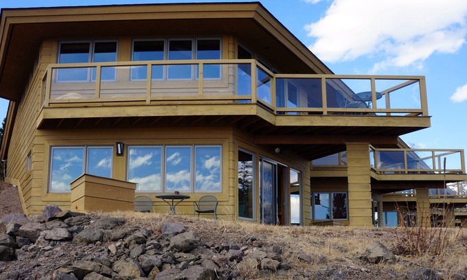 Grand Marais Condo | Private End Condo on Superior w/Panoramic Views! Fireplace & Private Sauna!