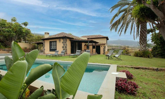 Cruz de los Martillos House | Private house with pool-jacuzzi in La Orotava