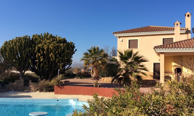 Daya Nueva Villa | Private familypoolvilla