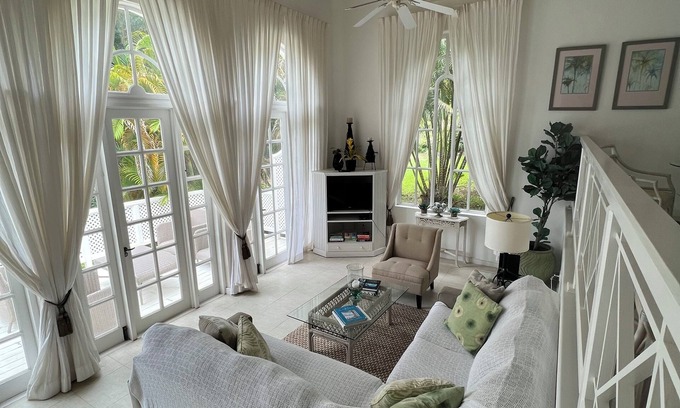 Merlin Bay Villa | Private fully air-conditioned Villa. Perfect couples getaway!