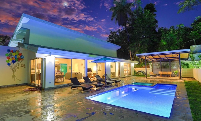 El Cerro House | ♥ Private Hiking Preserve, 5 mins to MA beach, Jungle Luxury♥