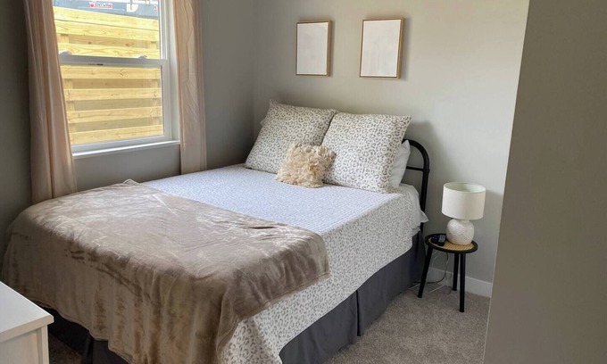Acme House | Private Home 5 mins to Horse Show/Hiking/Golf