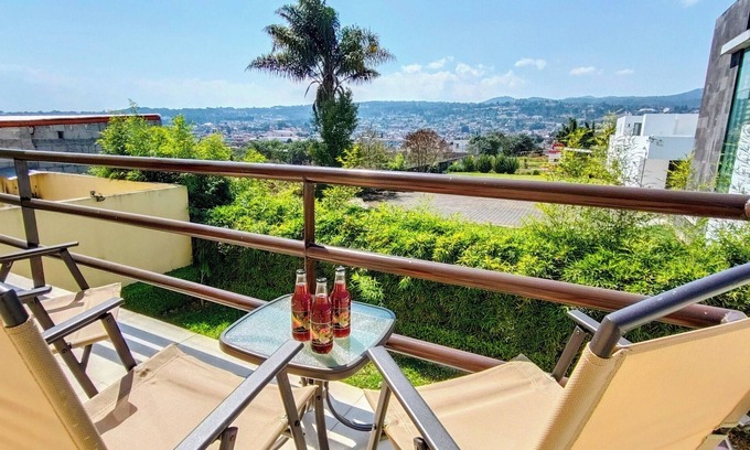 Zacatlan House | Private house 5min from Puente de cristal/Terrace/Petfriendly/BBQ/Garden/parking