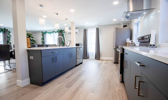 East Stroudsburg House | PRIVATE INDOOR HEATED POOL