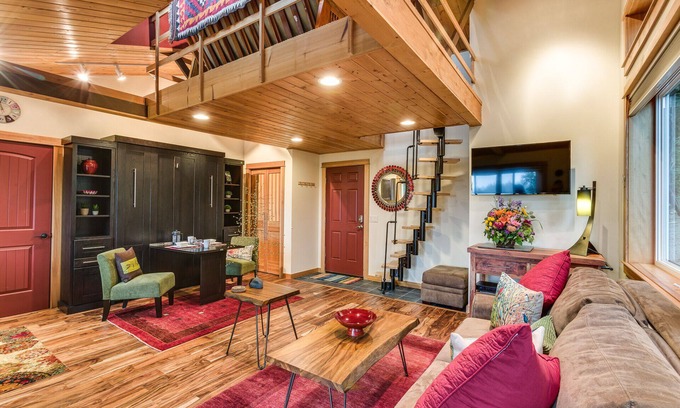 Bellingham House | Private Interurban Trail Access-Chuckanut-Fairhaven-Larrabee-Bow Edison
