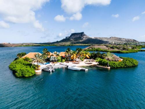 Willemstad Villa | Private Island Isla Kiniw by Bocobay
