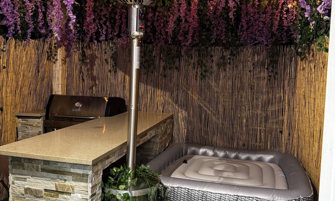 Throgs Neck House | Private King size suite with hot tub & own bathroom