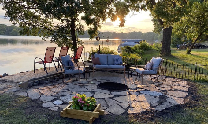 Roseville House | Private Lake Home Convenient To Everything