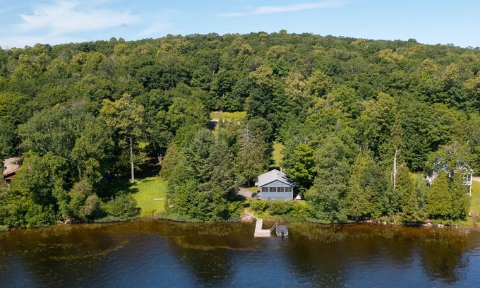 Mont-Laurier Cottage | Private lakefront Spa - fully renovated home - kid friendly
