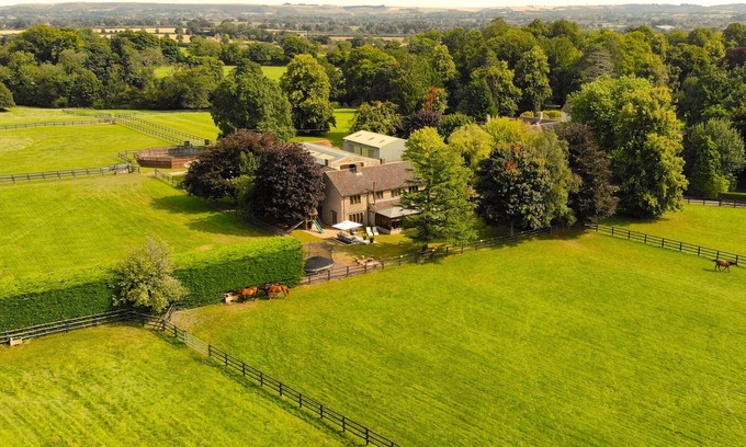 Gillingham House | Private Luxe House & Hot tub in a Country Estate.