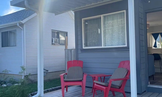 Hope Cottage | Private Luxury Relaxing HOME w BBQ & Gas Fire-pit