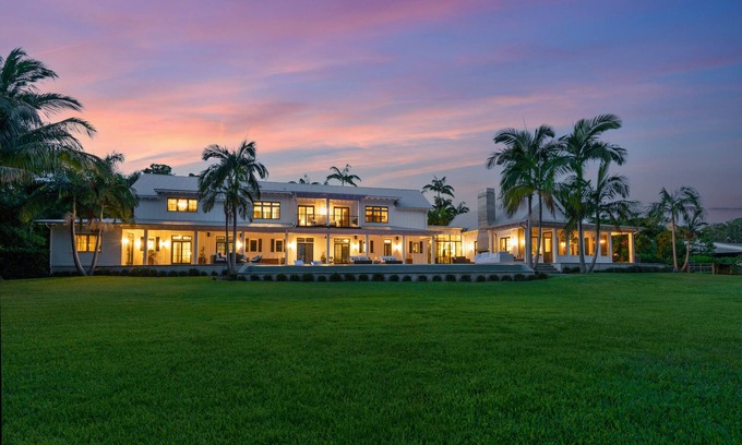 Bradenton House | Private Luxury Waterfront Estate 🌿 Step into the Jubilee Sanctuary.