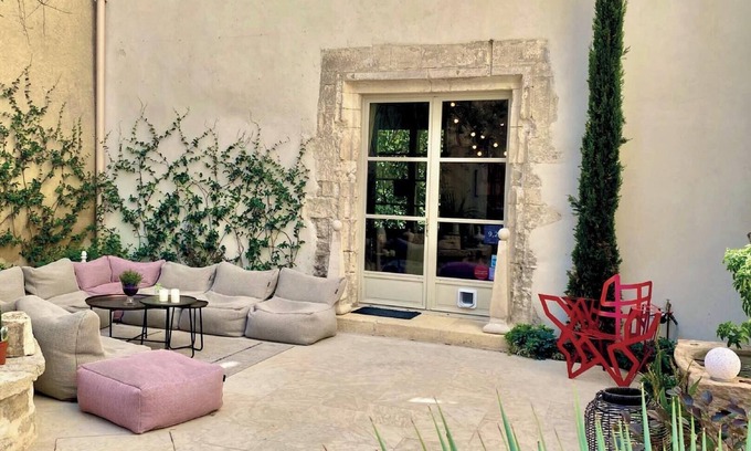 L'Isle-sur-la-Sorgue House | Private mansion with 5 rooms, up to 16 people