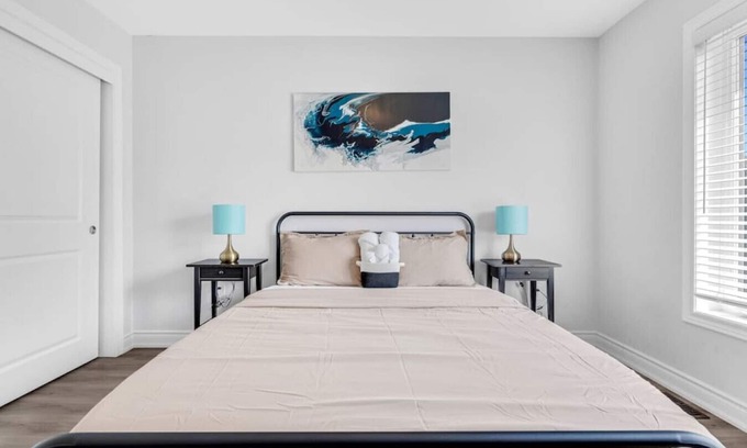 Cambridge House | Private Master Bedroom w/Lock