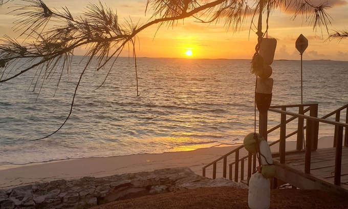 Great Exuma House | Private Oceanfront Home on Tar Bay with Beautiful Private Beach