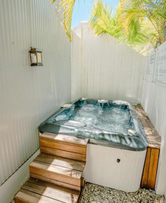 Coolum Beach House | Private Outdoor Spa, Fire Pit, Cinema Room - THE COTTAGE COOLUM BEACH