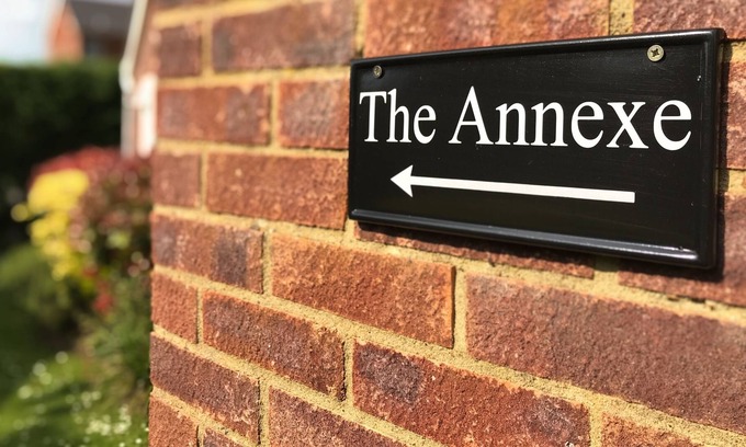 Holybourne Apartment | Private, peaceful annexe in rural Hampshire