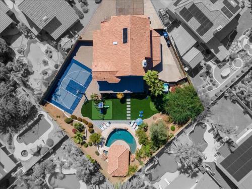 Arabian Crest House | Private Pickleball Resort Spa Pool & Playground