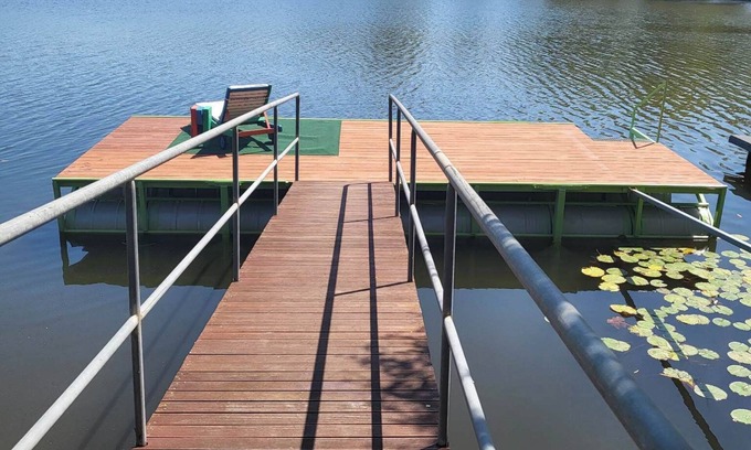Lake Bennett House | Private pontoon on the lake with everything you need!