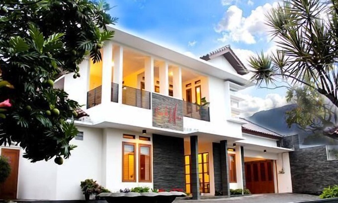 Parongpong Villa | Private Pool 5BR Villa - Feels Like Home