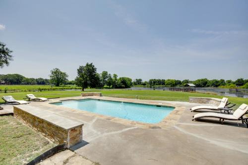 Kemp House | Private Pool and Guest House Spacious Kemp Home!
