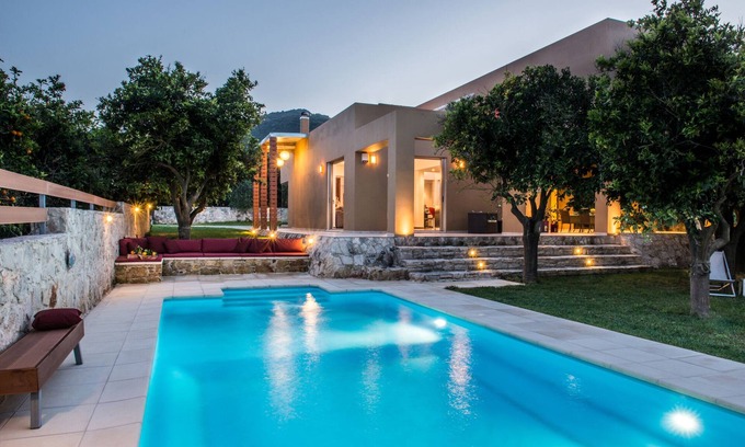 Agia Villa | Private Pool ★ Lux Villa ★ Jacuzzi & Gym ★ 3 Bedrooms