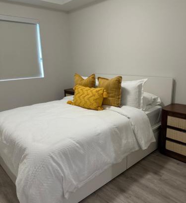 LaSalle House | Private Room in Luxury Penthouse Located in Windsor Lasalle ON