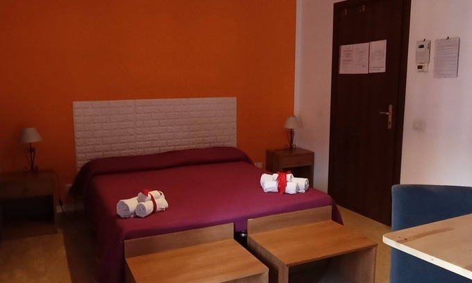 Suburbio IX Aurelio House | Private room with bathroom in guesthouse