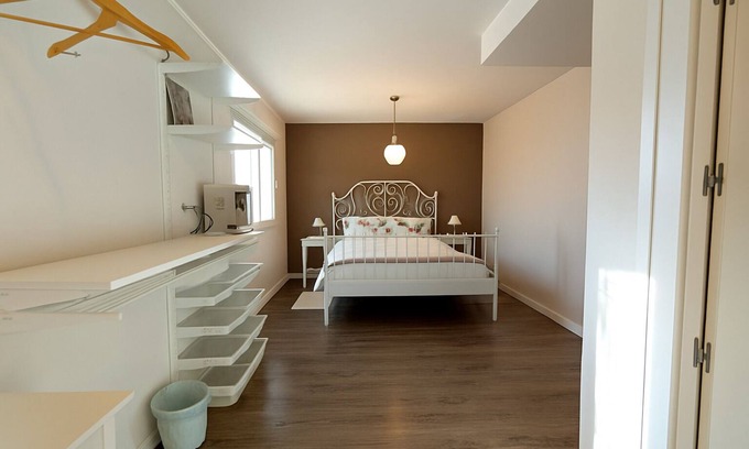 Rosas Ski Chalet | Private room with private bathroom