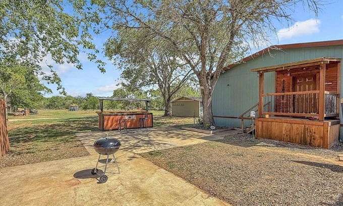 Bexar County House | Private Rural Retreat near San Antonio