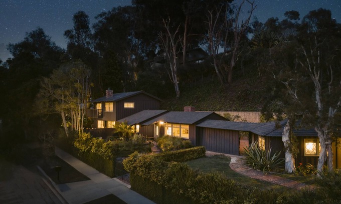 Santa Monica Canyon House | Private Santa Monica Canyon Retreat on Double Lot