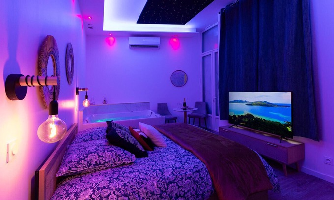 Faubourg North Apartment | Private Spa flat in the heart of Dijon