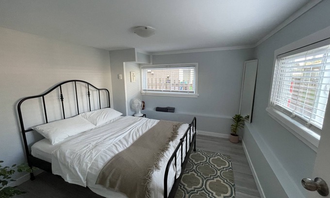Renfrew-Collingwood House | Private Suite in Vancouvern