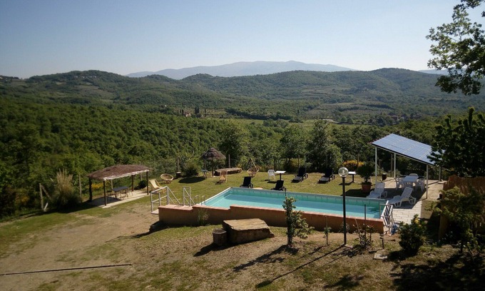Ponte Buriano Villa | Private Villa with private pool, WIFI, A/C, TV, patio, panoramic view, parking, close to Arezzo