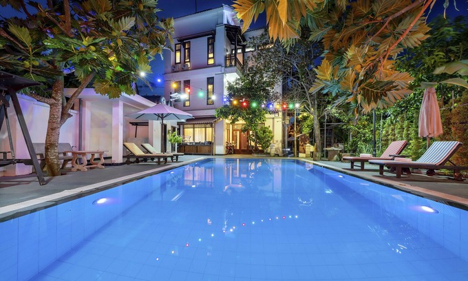 Tra Que Vegetable Village Villa | Private Villa 7BRs w/Amazing Pool & Garden
