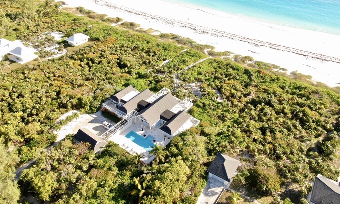 Savannah Sound Villa | Private Villa Directly on Windermere Beach, Private Pool, Tennis