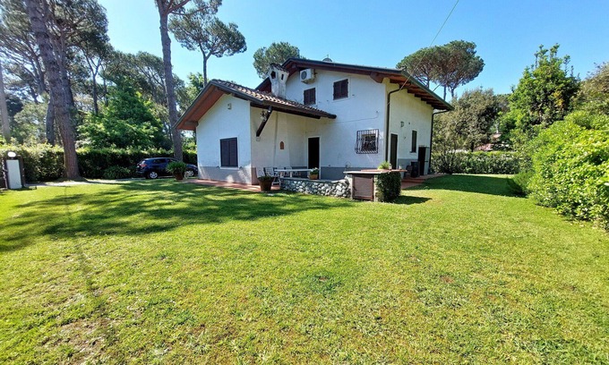 Ronchi Villa | Private villa at 650m from the Sea